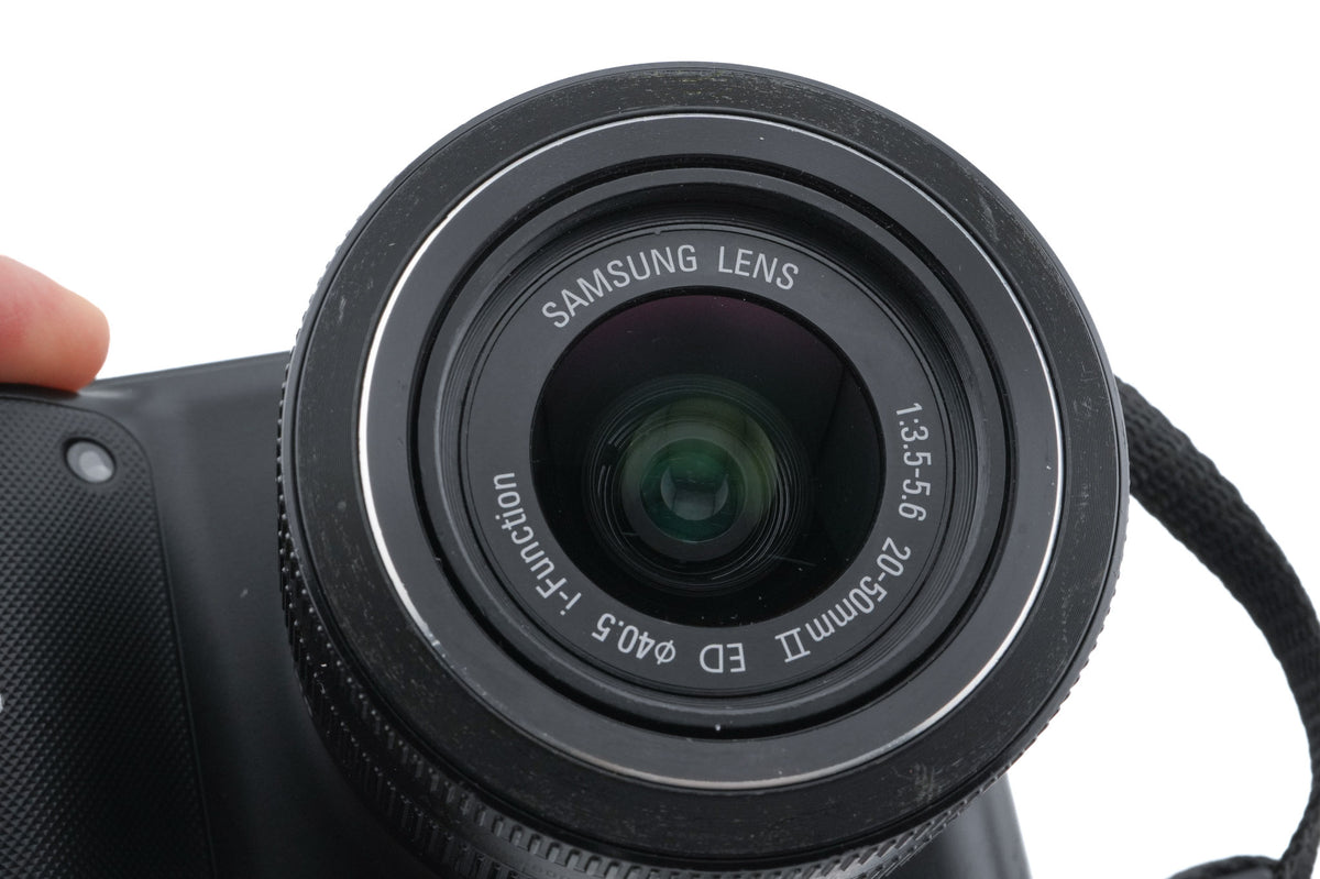 Samsung NX2000 + 20-50mm f3.5-5.6 II ED i-Function