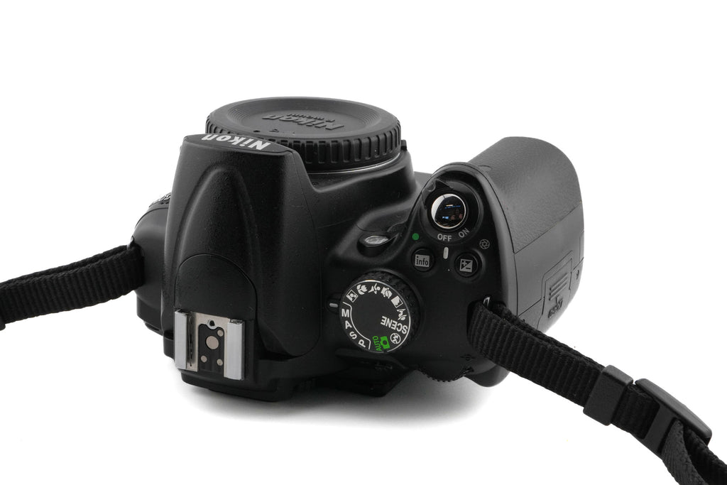 Nikon D5000