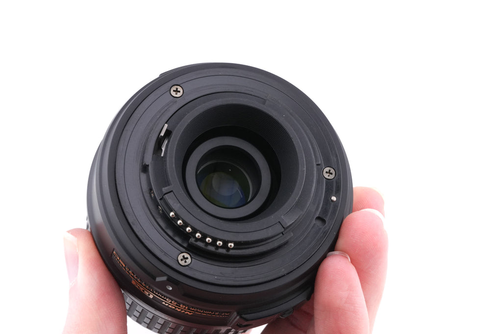 Nikon D3100 + 18-55mm f3.5-5.6 AF-S Nikkor G II ED