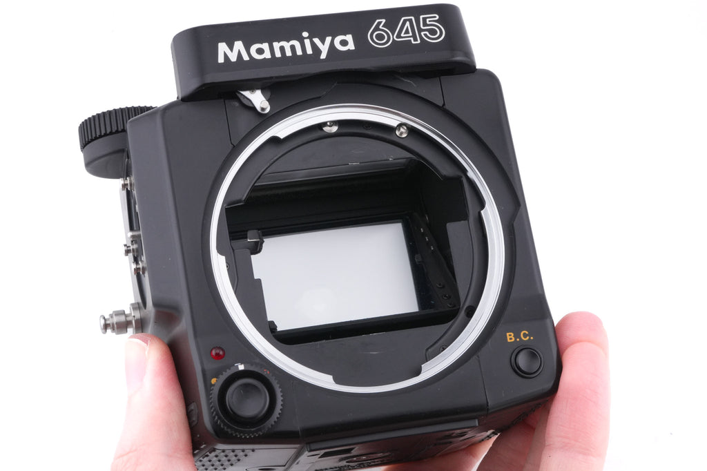Mamiya M645 Super + AE Prism Finder N + Power Drive N (Y01670) + 120/220 Roll Film Holder N + 80mm f2.8 Sekor C N