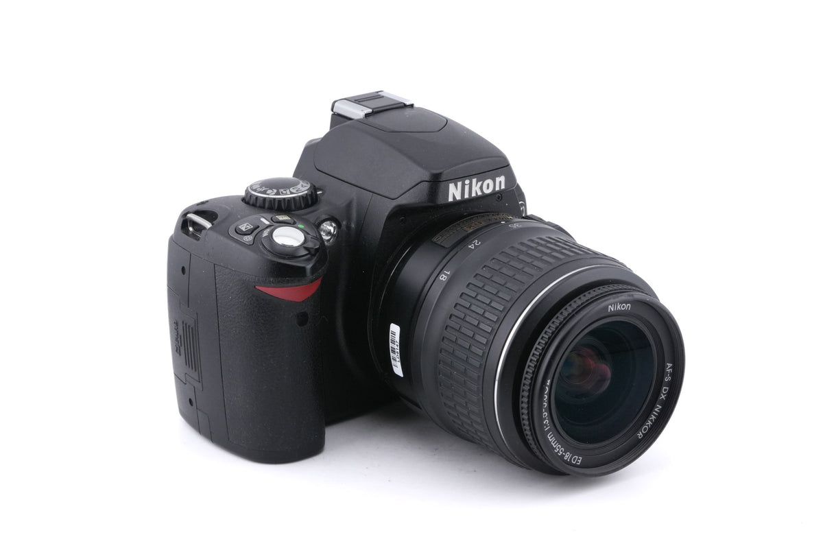 Nikon D40 + 18-55mm f3.5-5.6 AF-S Nikkor G II ED