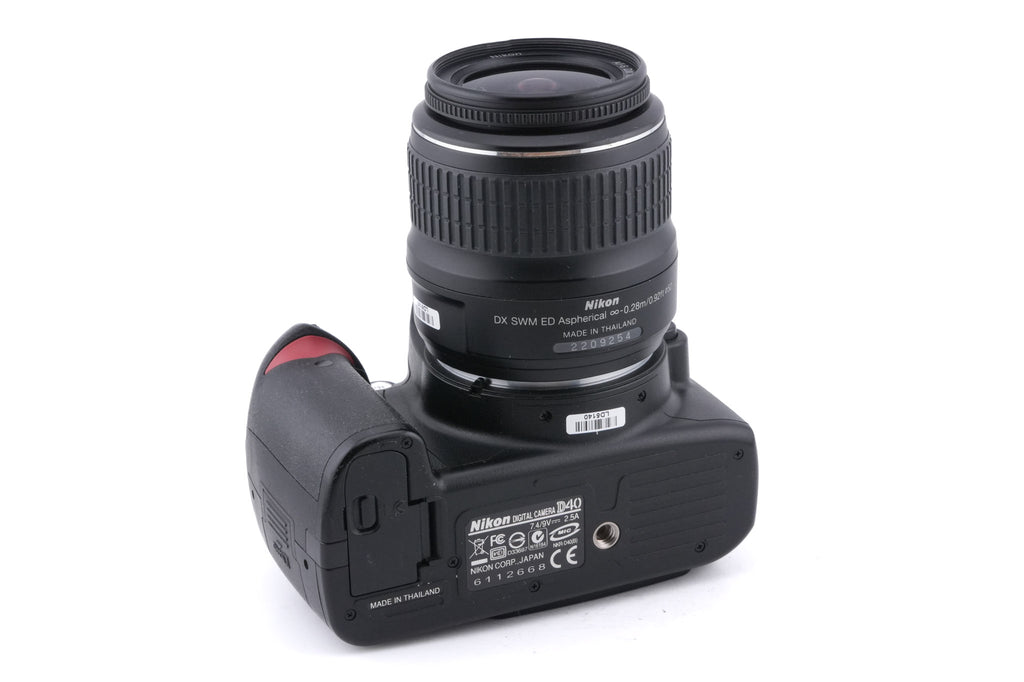 Nikon D40 + 18-55mm f3.5-5.6 AF-S Nikkor G II ED