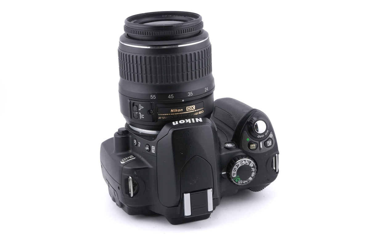Nikon D40 + 18-55mm f3.5-5.6 AF-S Nikkor G II ED
