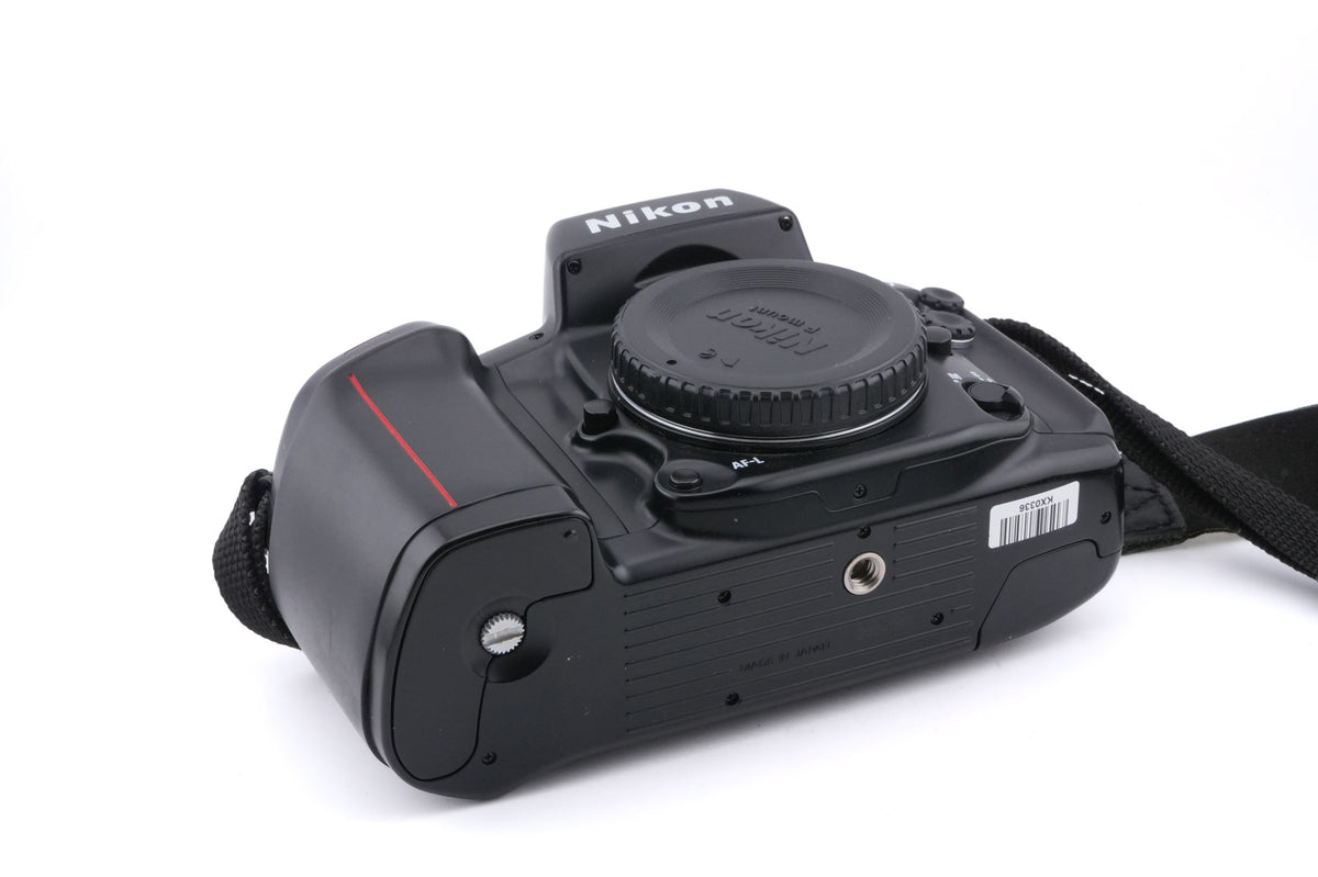 Nikon F90