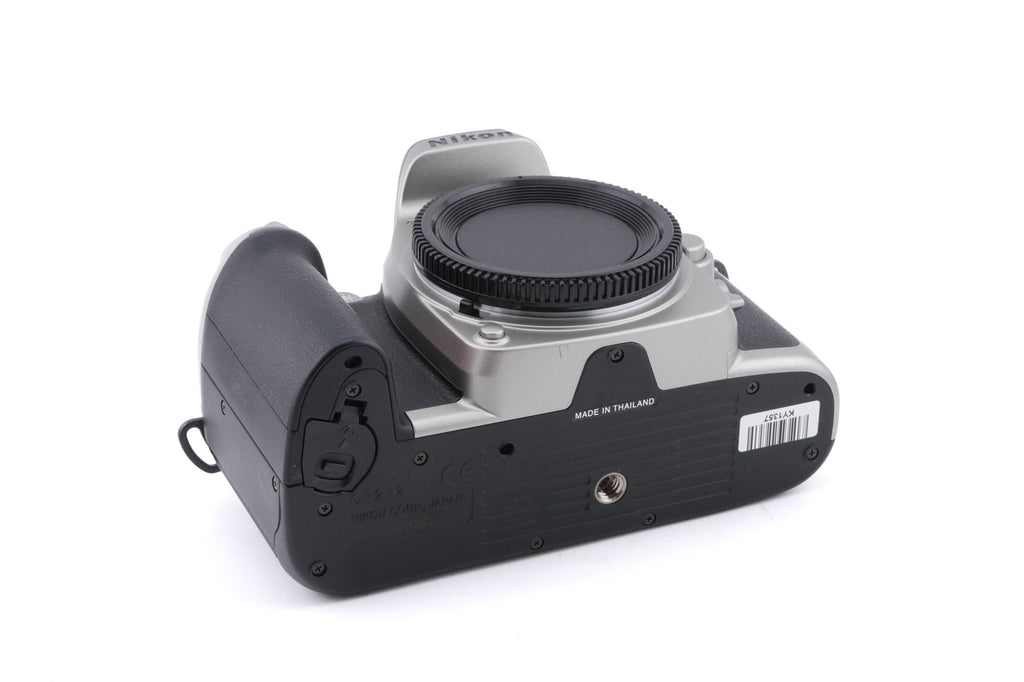 Nikon F75