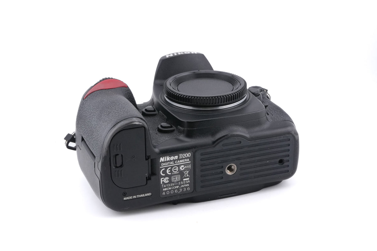 Nikon D200