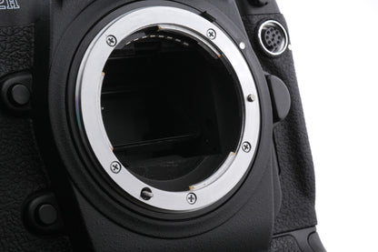 Nikon D2H
