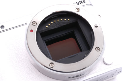 Samsung NX3000 + 16-50mm f3.5-5.6 ED OIS i-Function