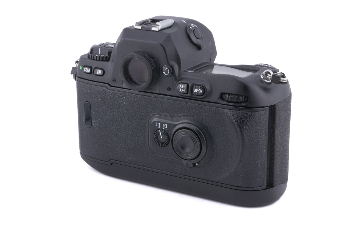 Nikon F100