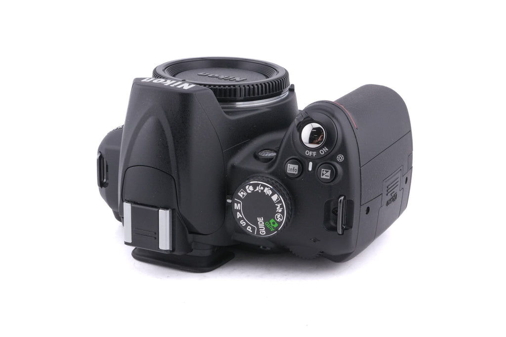 Nikon D3000