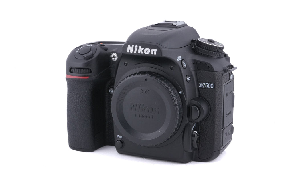 Nikon D7500