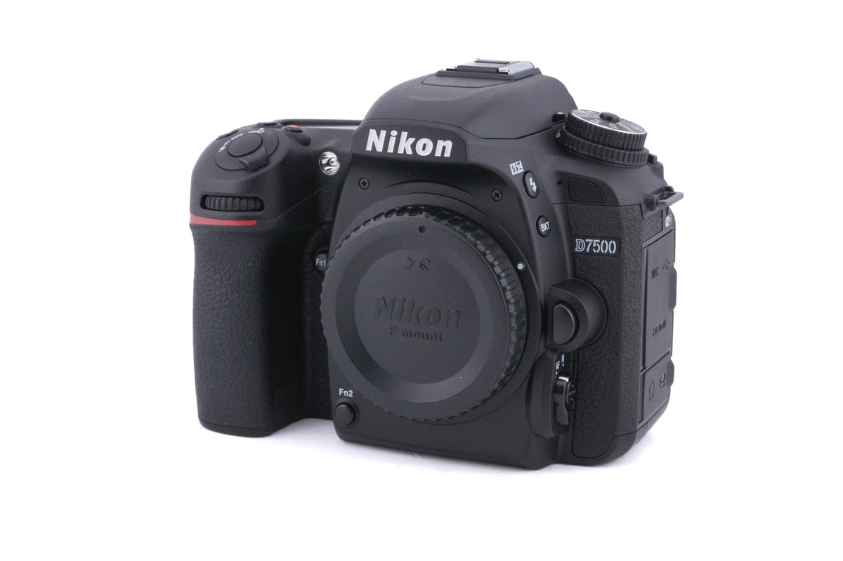 Nikon D7500