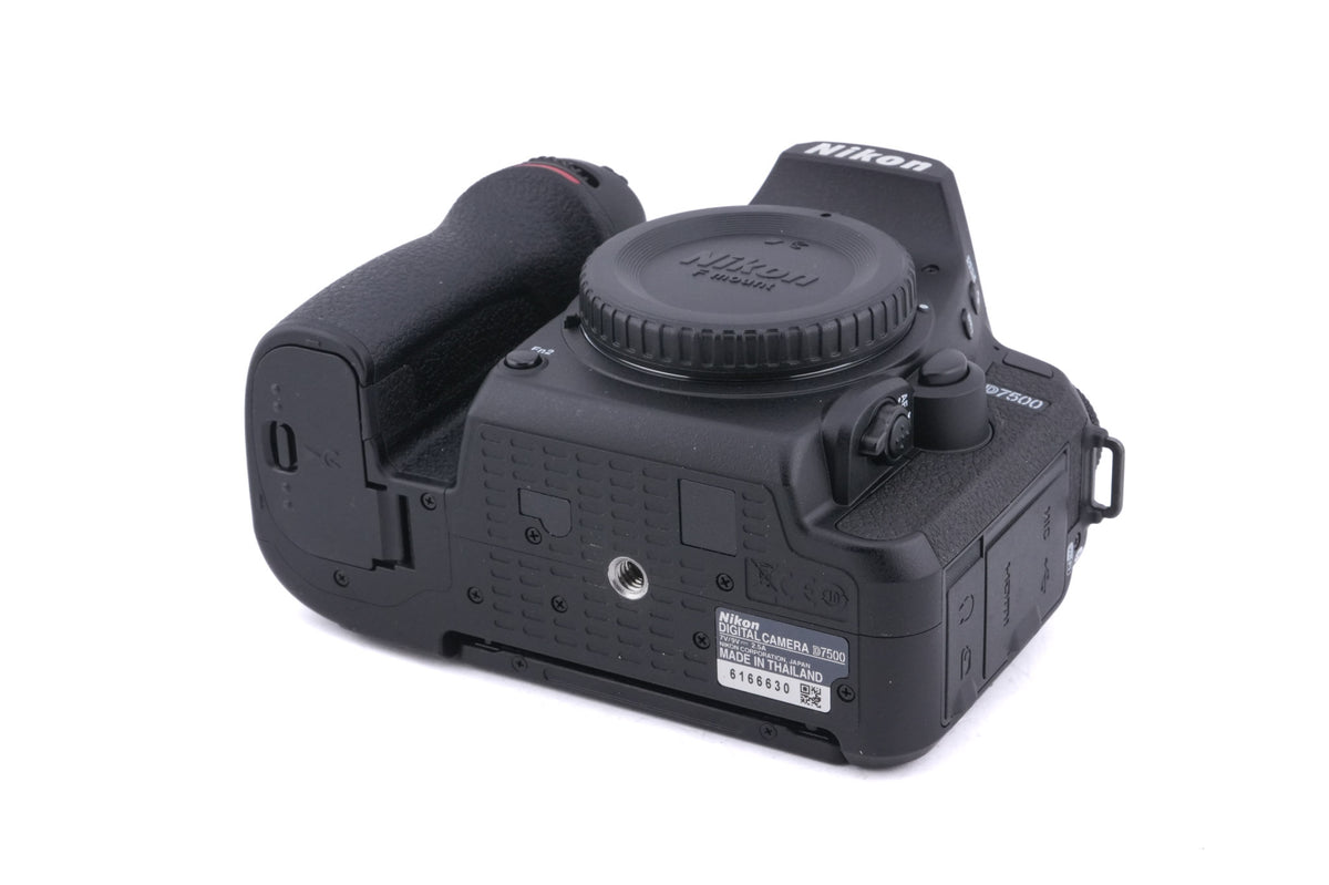 Nikon D7500