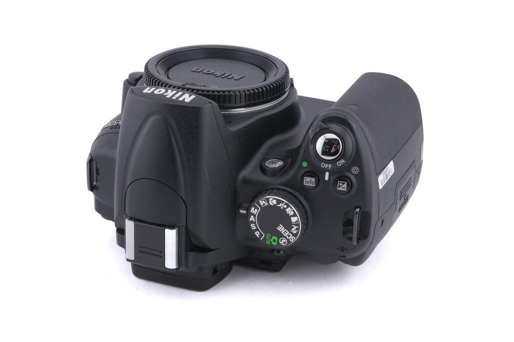 Nikon D5000