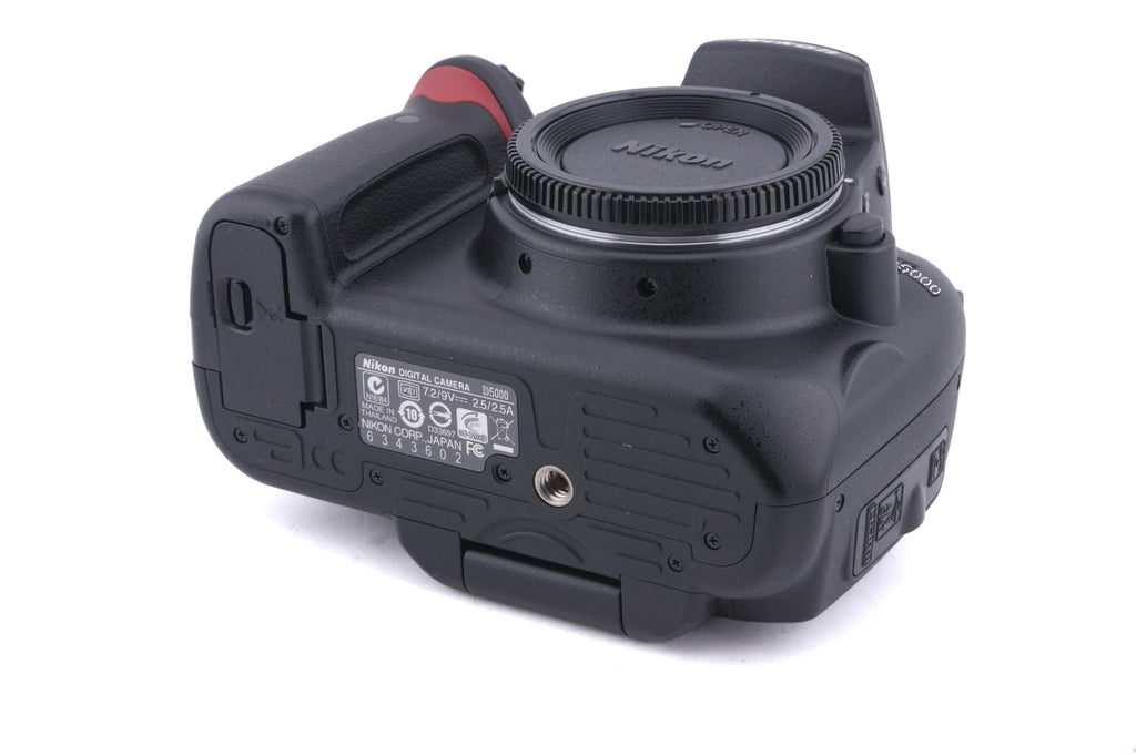 Nikon D5000