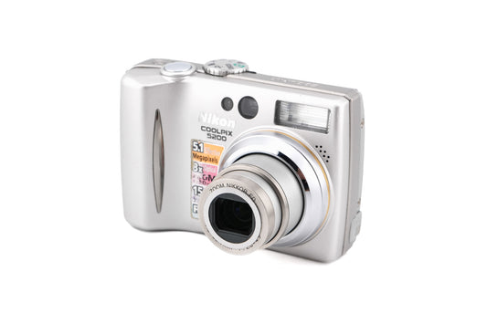 Nikon Coolpix 5200 - Camera