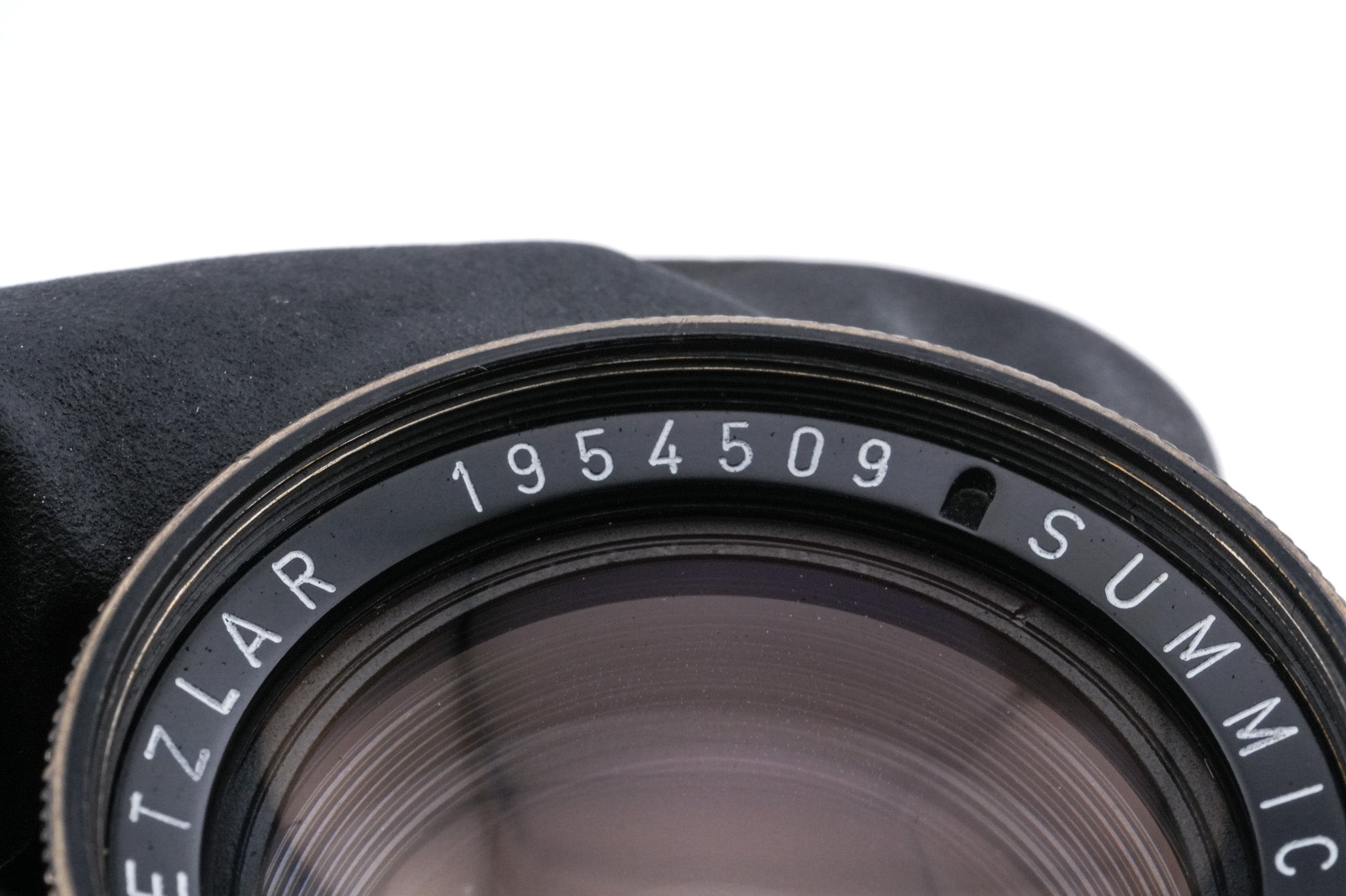 Leica 50mm f2 Summicron (Type II) (Black Paint, 11117) + Lens Hood (35/50mm f2-3.5) (IROOA / 12571)