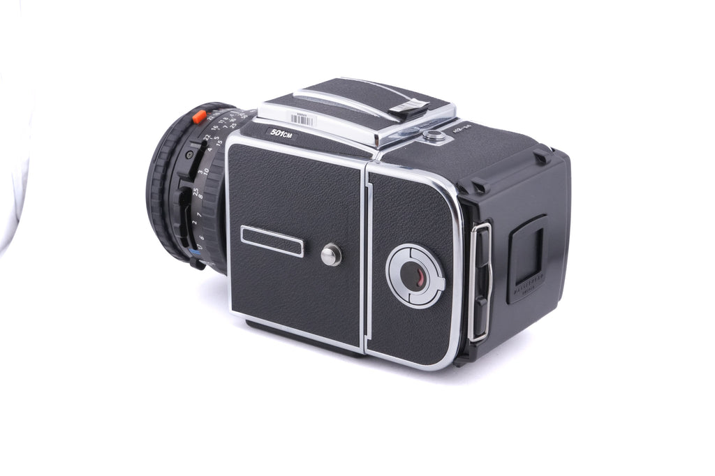 Hasselblad 501CM (Silver, 10238) + 80mm f2.8 Planar T* CFE (20034) + Acute Matte D Grid / Split Image Focusing Screen (42217) + A12N Film Magazine + Waist Level Finder (New / Chrome, 42315)