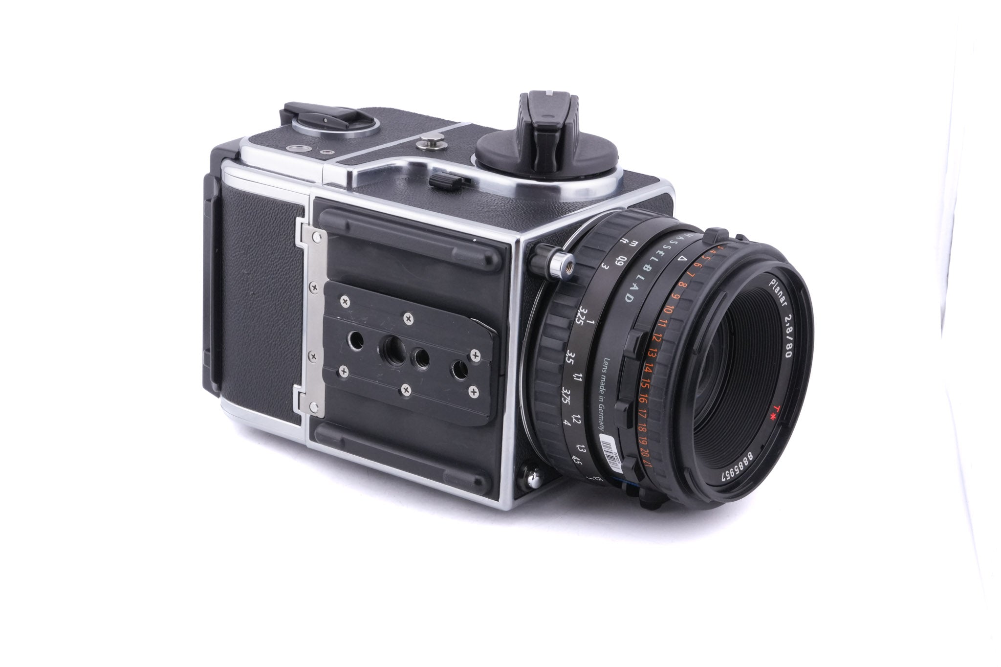 Hasselblad 501CM (Silver, 10238) + 80mm f2.8 Planar T* CFE (20034) + Acute Matte D Grid / Split Image Focusing Screen (42217) + A12N Film Magazine + Waist Level Finder (New / Chrome, 42315)