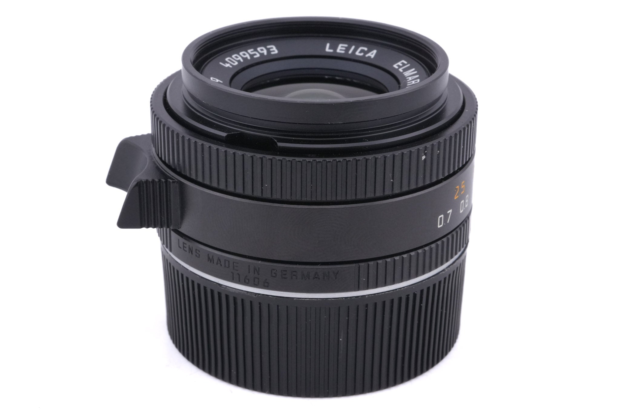 Leica 28mm f2.8 Elmarit-M ASPH. (11606) + Lens Hood (35mm f2 ASPH. / 28mm f2.8 ASPH.) (A42) (12526)