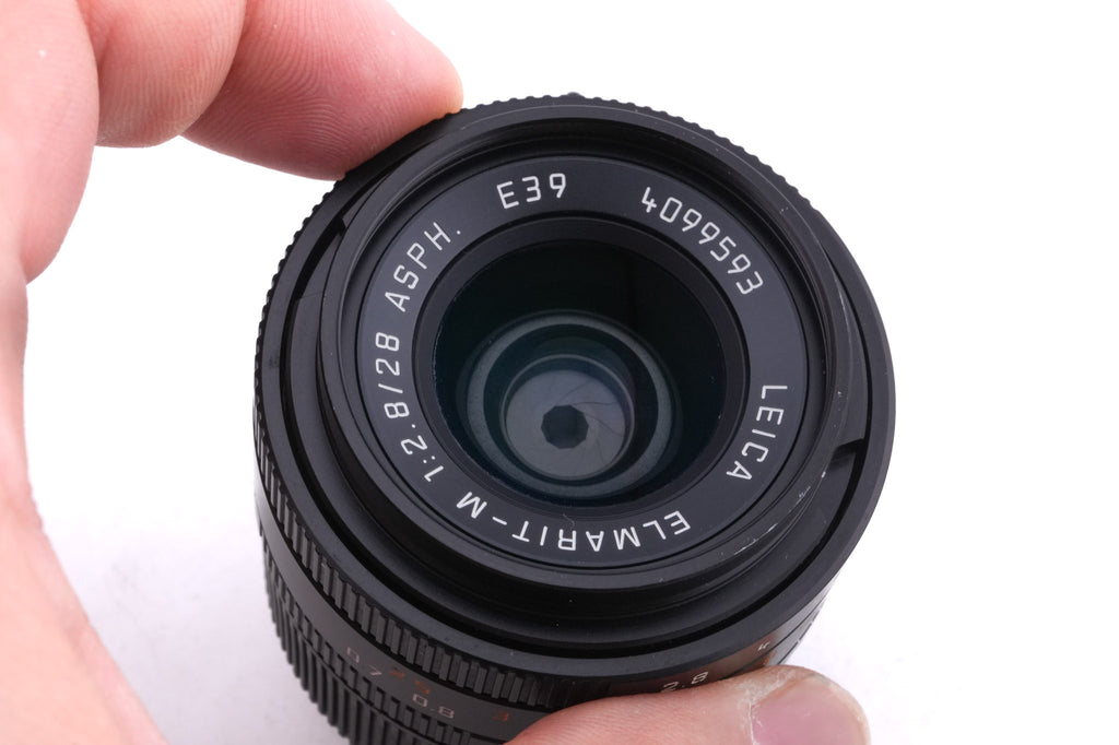 Leica 28mm f2.8 Elmarit-M ASPH. (11606) + Lens Hood (35mm f2 ASPH. / 28mm f2.8 ASPH.) (A42) (12526)
