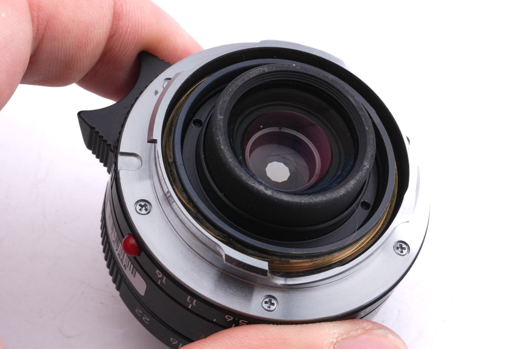Leica 28mm f2.8 Elmarit-M ASPH. (11606) + Lens Hood (35mm f2 ASPH. / 28mm f2.8 ASPH.) (A42) (12526)