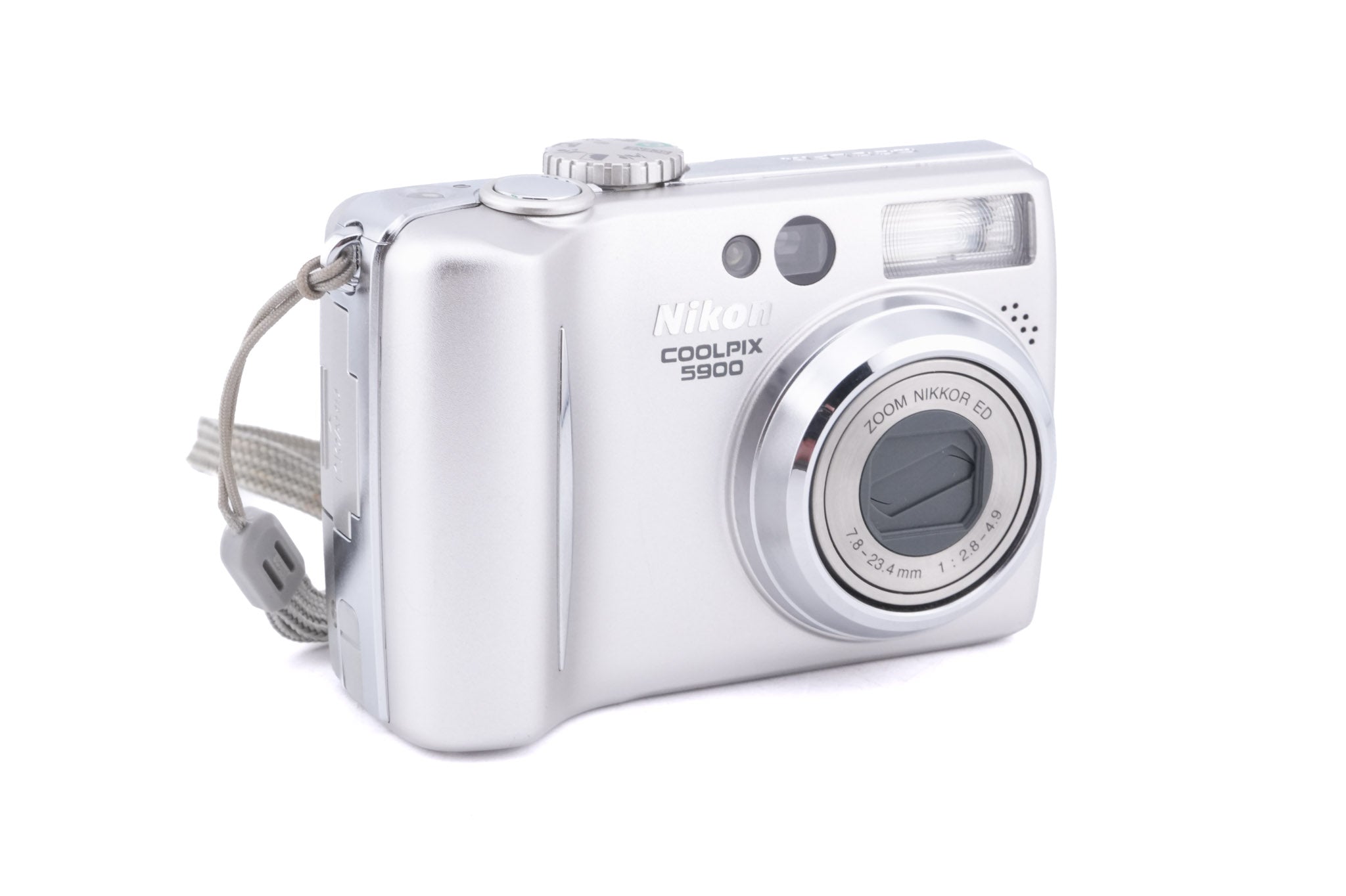 Nikon Coolpix 5900