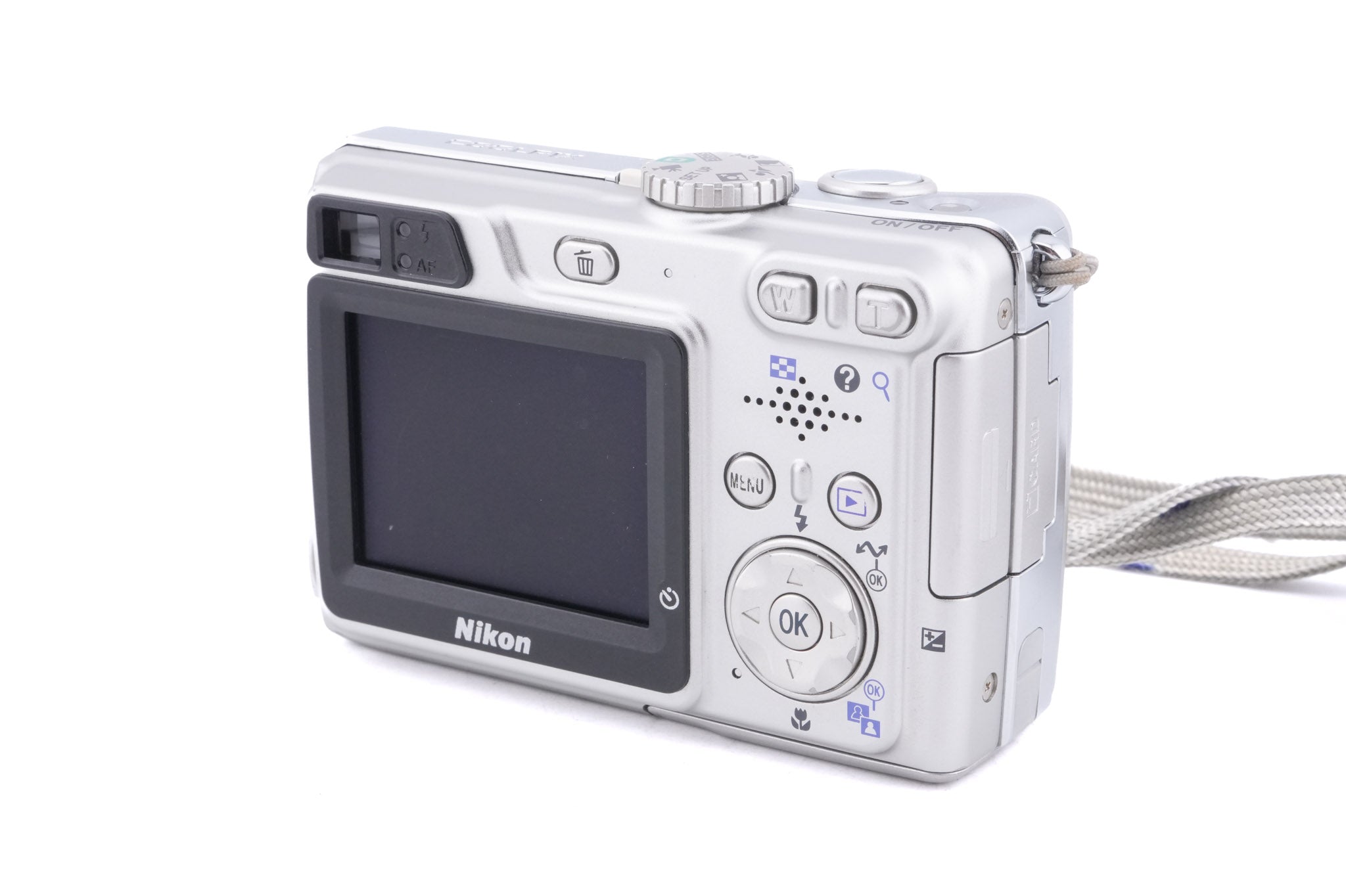 Nikon Coolpix 5900