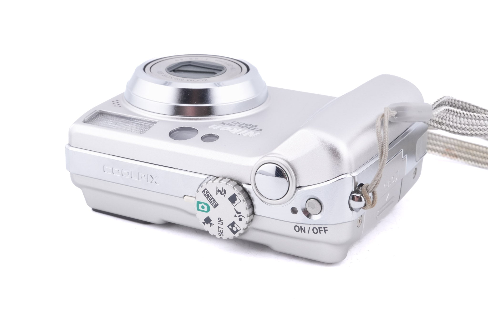 Nikon Coolpix 5900