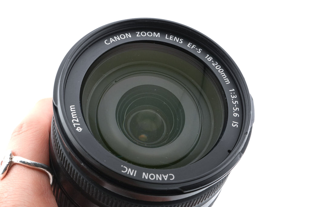 Canon 18-200mm f3.5-5.6 IS