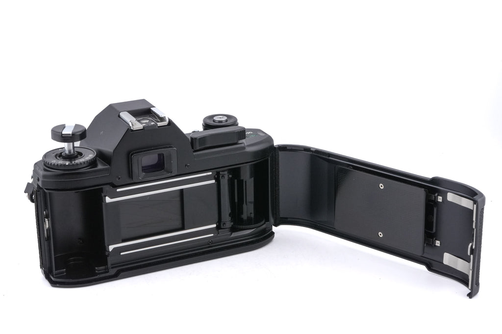 Nikon EM