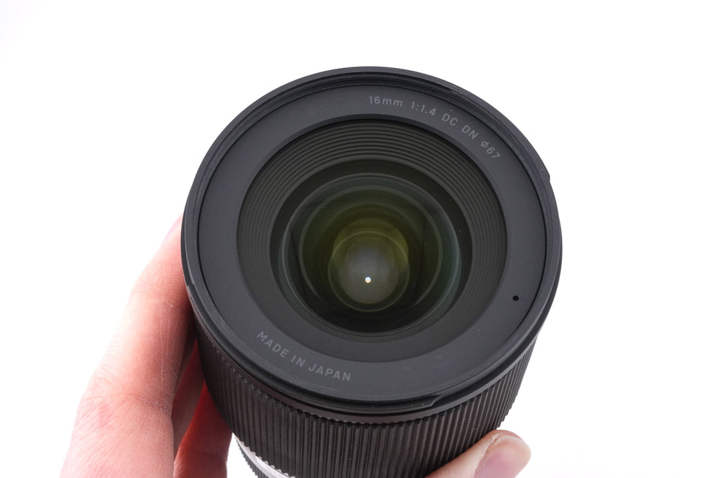 Sigma 16mm f1.4 DC DN Contemporary
