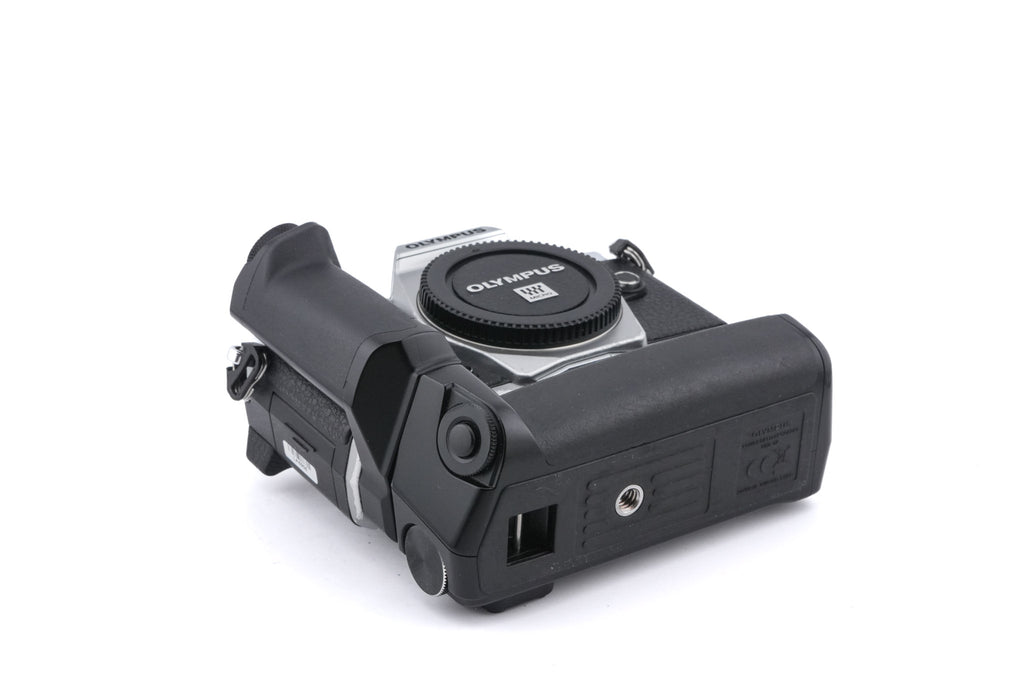 Olympus OM-D E-M5 Mark II + HLD-6P Power Battery Holder + HLD-8G Camera Grip