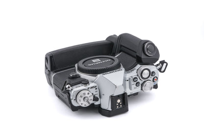 Olympus OM-D E-M5 Mark II + HLD-6P Power Battery Holder + HLD-8G Camera Grip