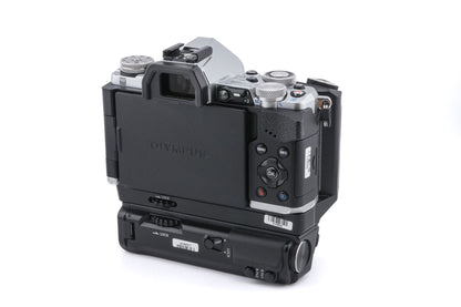 Olympus OM-D E-M5 Mark II + HLD-6P Power Battery Holder + HLD-8G Camera Grip