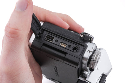 Olympus OM-D E-M5 Mark II + HLD-6P Power Battery Holder + HLD-8G Camera Grip