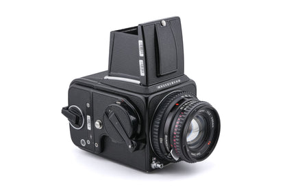 Hasselblad 500C/M (Black, 10170) + 80mm f2.8 Planar T* C (Black, 20028) + Acute Matte Focusing Screen (42165) + Waist Level Finder (Old / Black, 42277) + A12 Film Magazine (Black, 30147)