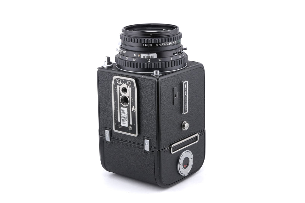 Hasselblad 500C/M (Black, 10170) + 80mm f2.8 Planar T* C (Black, 20028) + Acute Matte Focusing Screen (42165) + Waist Level Finder (Old / Black, 42277) + A12 Film Magazine (Black, 30147)