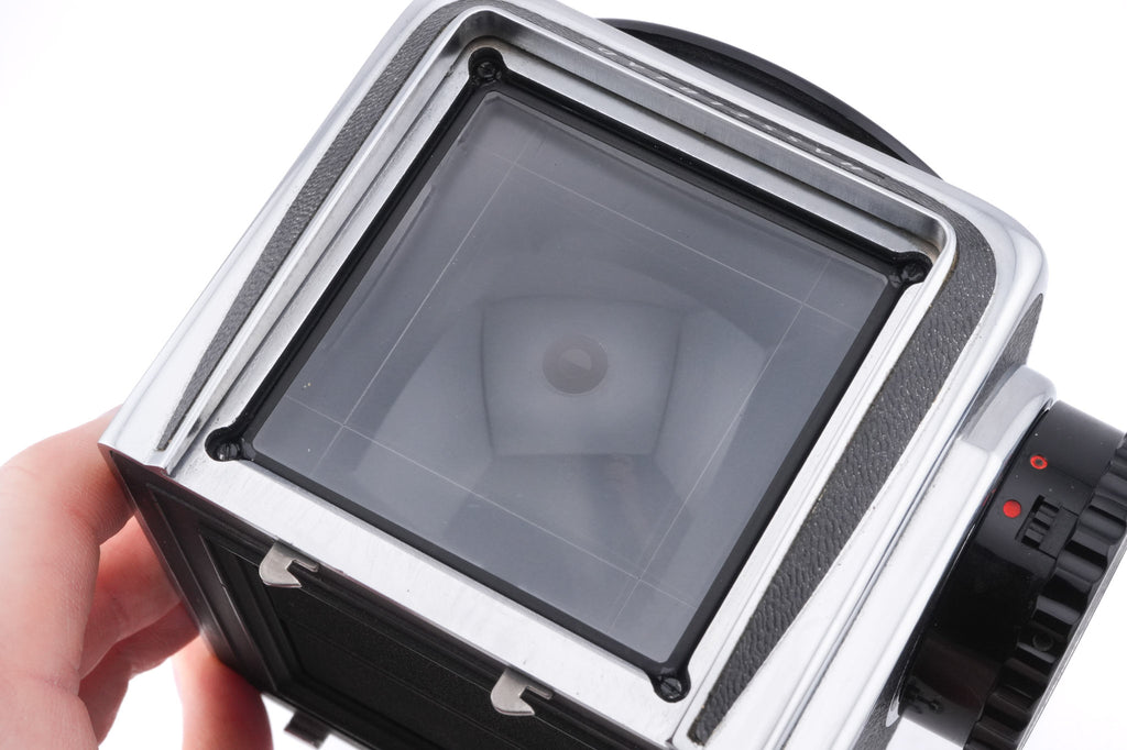 Hasselblad 500C (10022) + Standard Winding Knob (44024) + Waist Level Finder (Old / Silver, 42021)