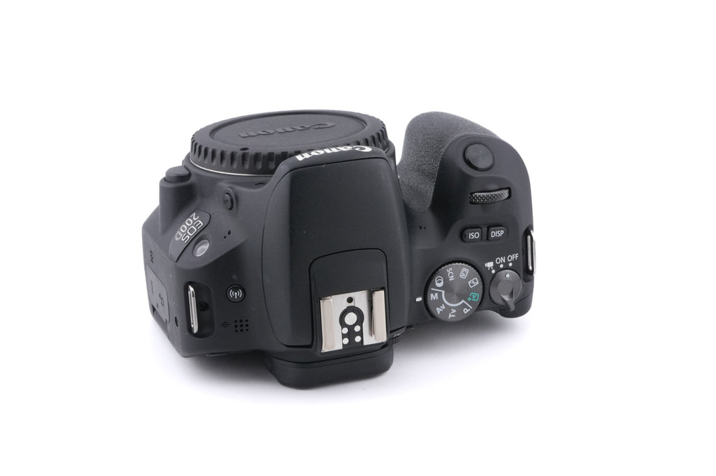 Canon EOS 200D