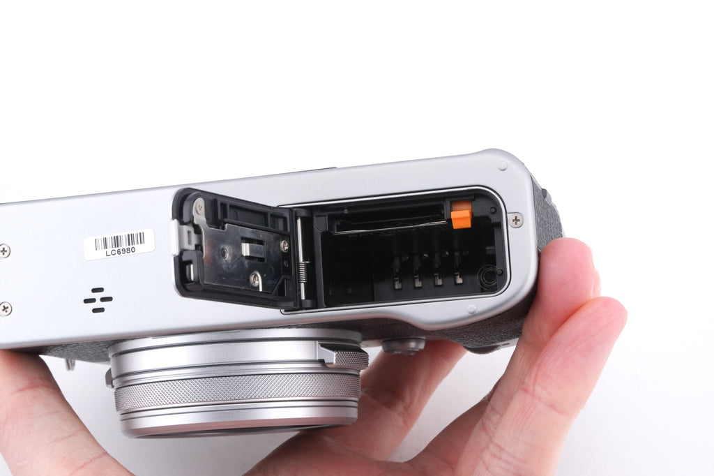 Fujifilm X100V