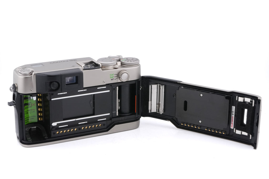 Contax G2 + GD-2 Data Back