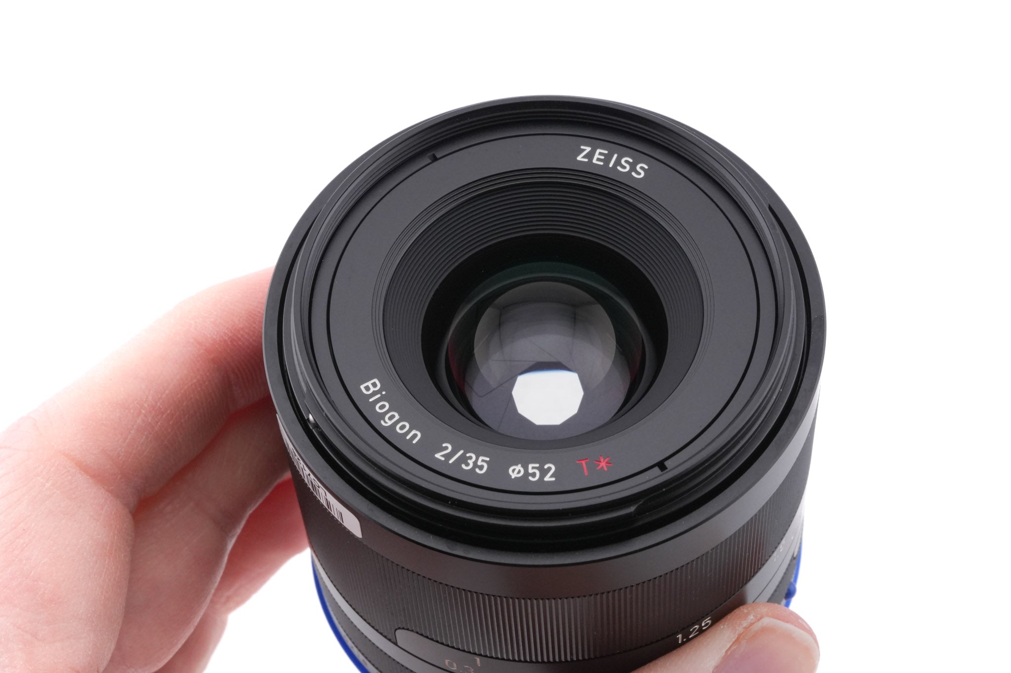 Carl Zeiss 35mm f2 Biogon T* Loxia