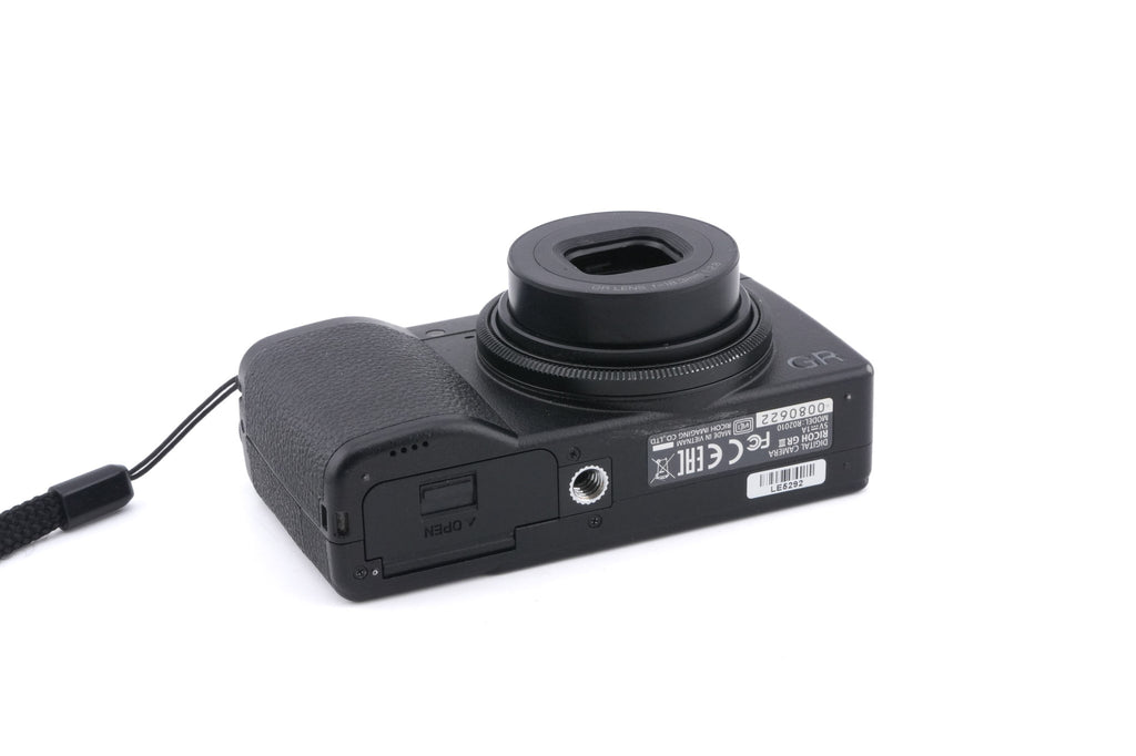 Ricoh GR III