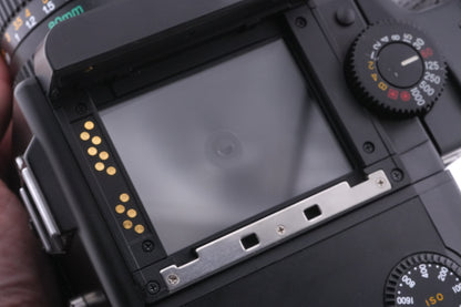 Mamiya M645 Super + 80mm f2.8 Sekor C N + 120/220 Roll Film Holder N + AE Prism Finder N + Power Drive N (Y01670)