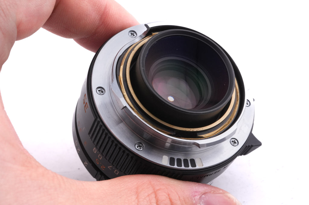 Leica 35mm f2 Summicron-M ASPH. (Type I) (Black, 11879) + Lens Hood (35mm f2 ASPH.) (A42) (12526)