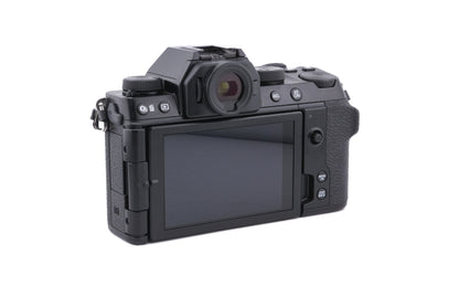 Fujifilm X-S10