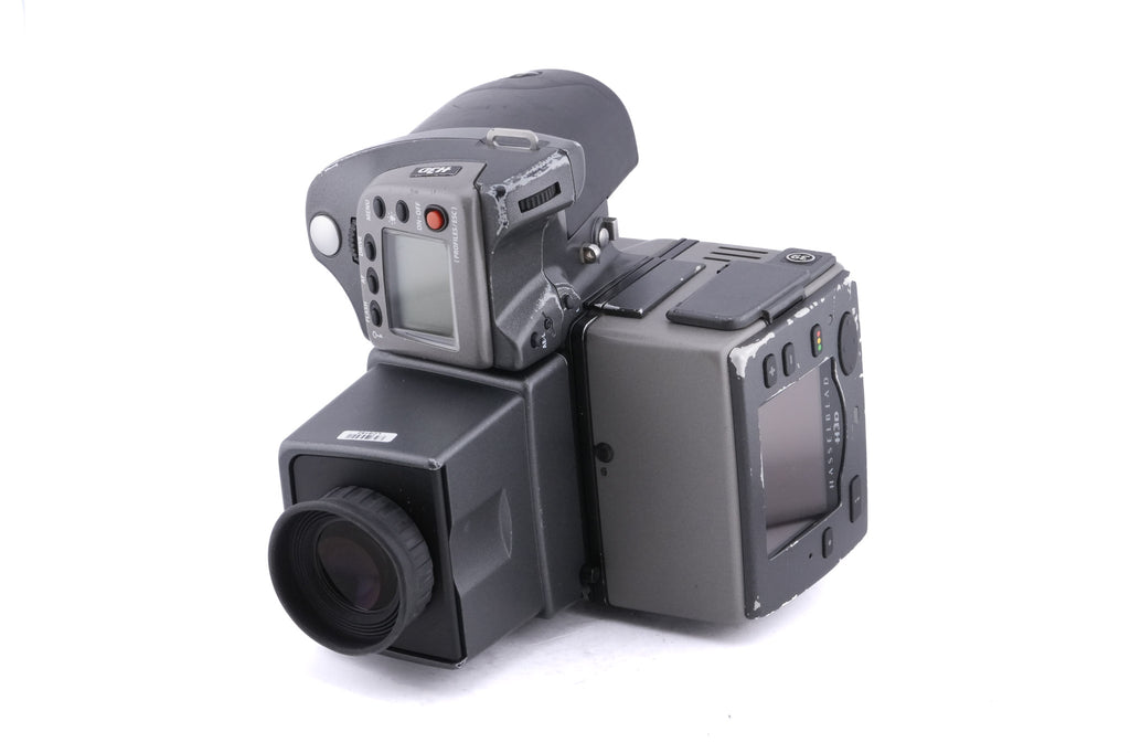 Hasselblad H3D + HVM Chimney Viewfinder (3053328) + Focusing Screen H3D 22/39 37x49 (3043328) + H3D 39MP Digital Back + H Battery Grip Adapter (3043340)