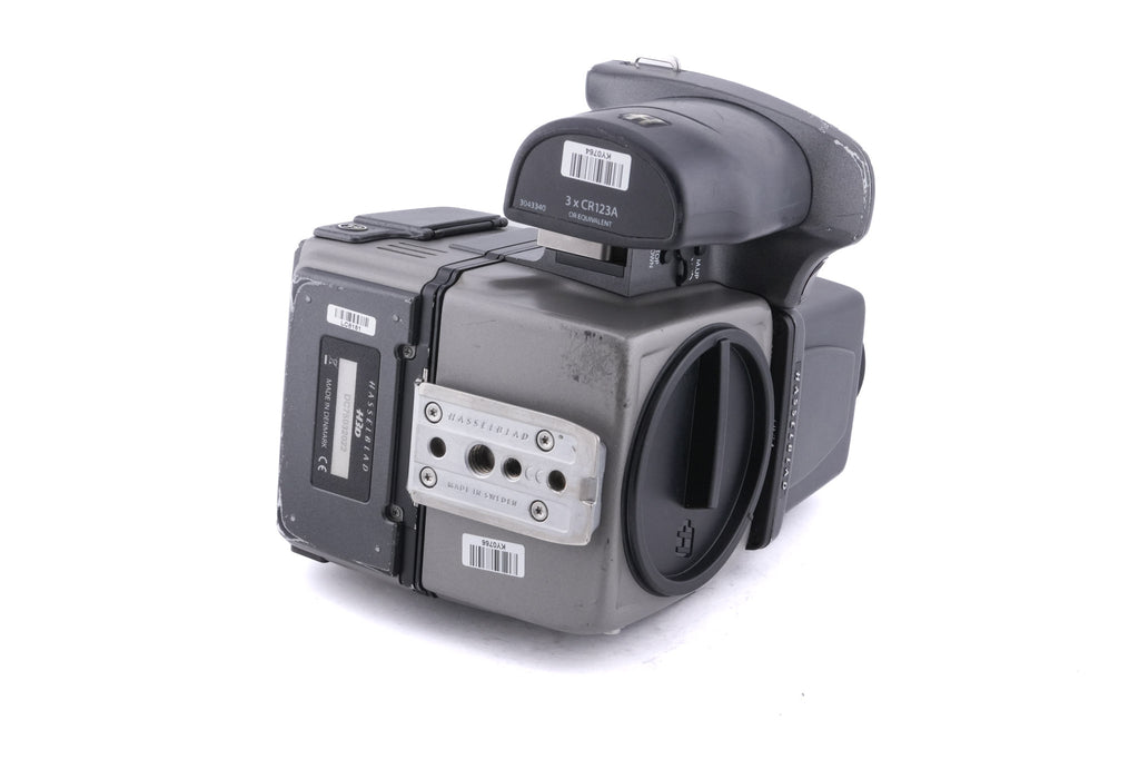 Hasselblad H3D + HVM Chimney Viewfinder (3053328) + Focusing Screen H3D 22/39 37x49 (3043328) + H3D 39MP Digital Back + H Battery Grip Adapter (3043340)