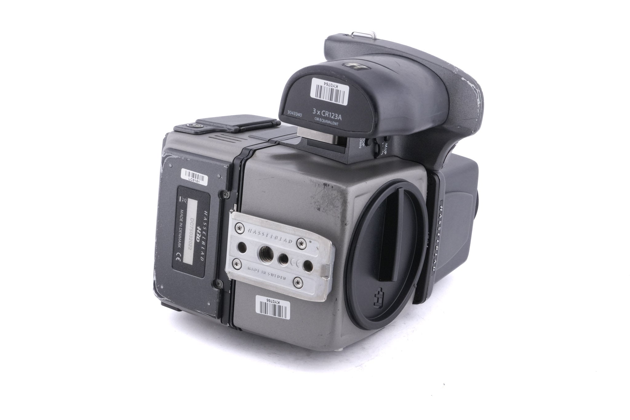 Hasselblad H3D + HVM Chimney Viewfinder (3053328) + Focusing Screen H3D 22/39 37x49 (3043328) + H3D 39MP Digital Back + H Battery Grip Adapter (3043340)